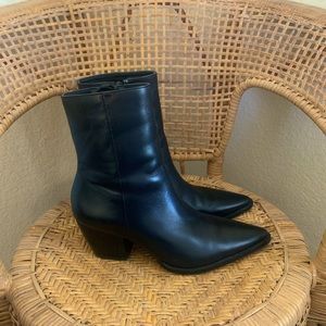 *SOLD* Matisse Caty boot in smooth black leather, size 8